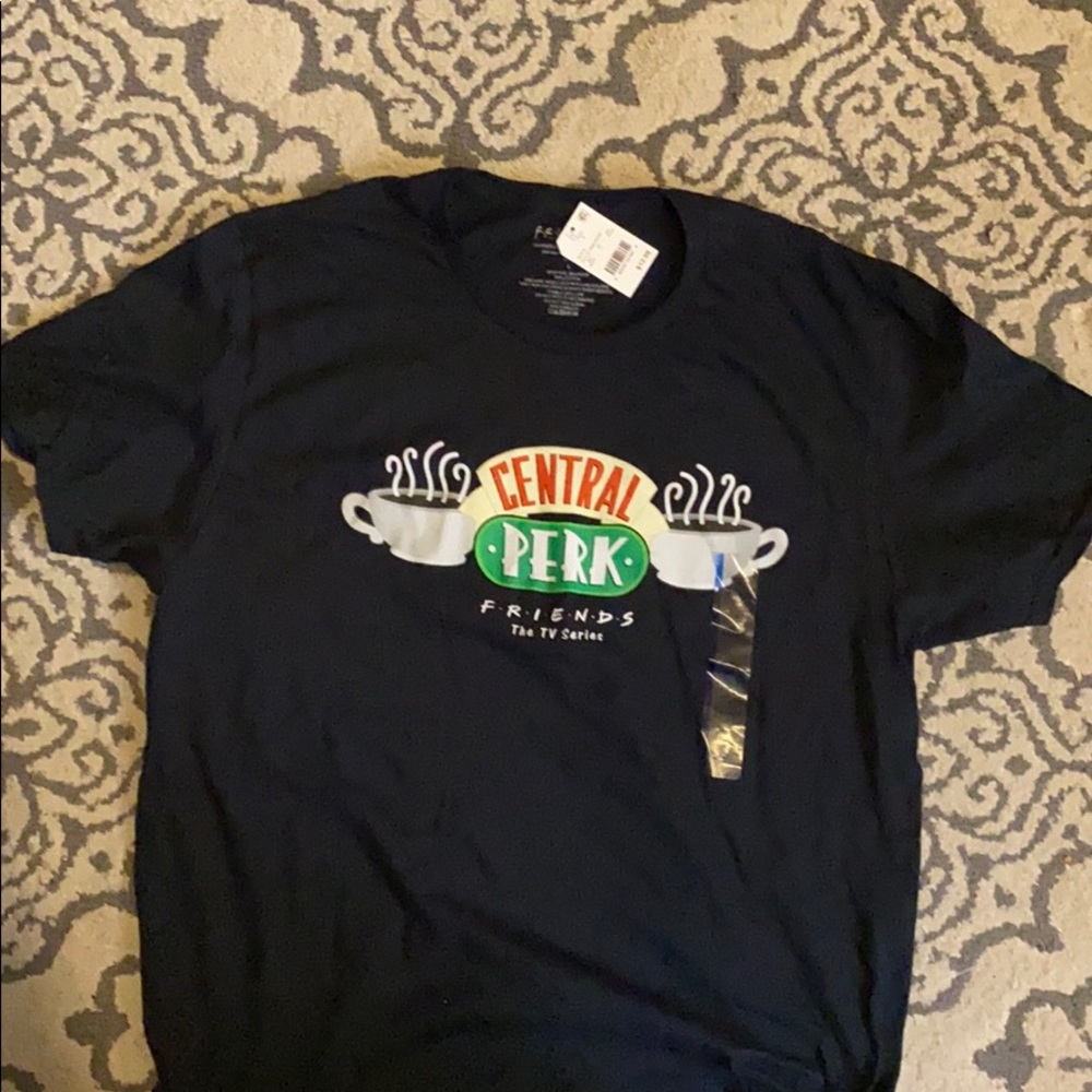 Central Perk friends t-shirt.